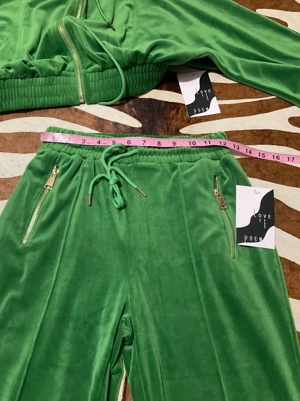 NWT Vibrant Green Velour Track Suit Cropped Jacket Wide Leg Pants Size Small - Picture 7 of 12